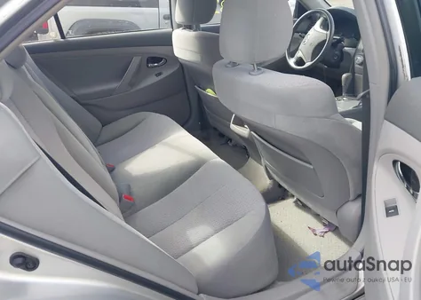 2010 Toyota Camry Le z USA, uszkodzony, nr VIN 4T1BF3EK8AU095268